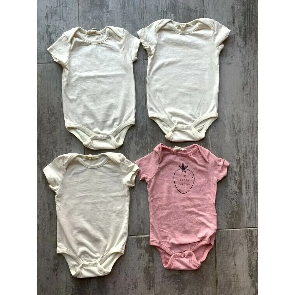 GAP Baby Girls Boys Size 3-6 Months 100% Organic Cotton Set Lot of 4 Bodysuit